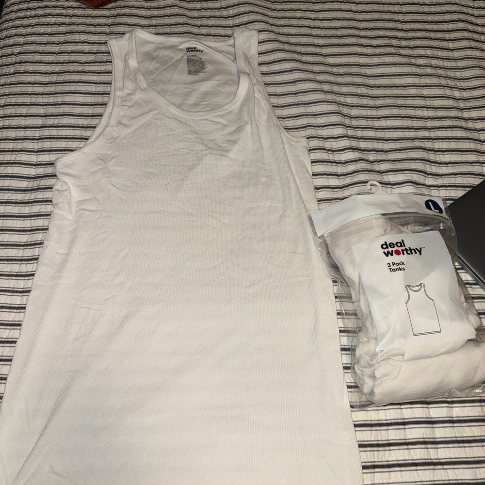 Tank top bundle - Picture 2 of 2